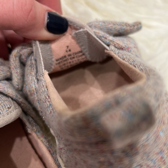 Old navy size 7 girl shoes as is - Picture 3 of 4